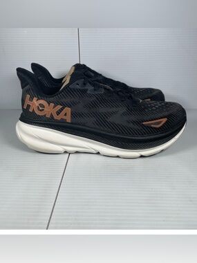 Hoka Clifton 9